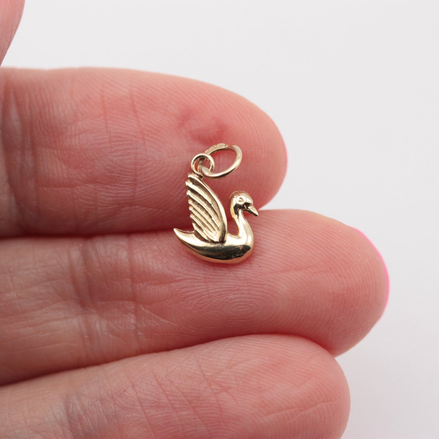 Tiny Vintage 9ct Gold Swan Charm