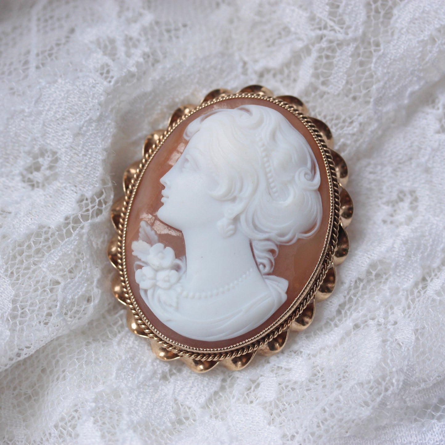 Vintage 9ct Gold Shell Cameo Brooch, 1962