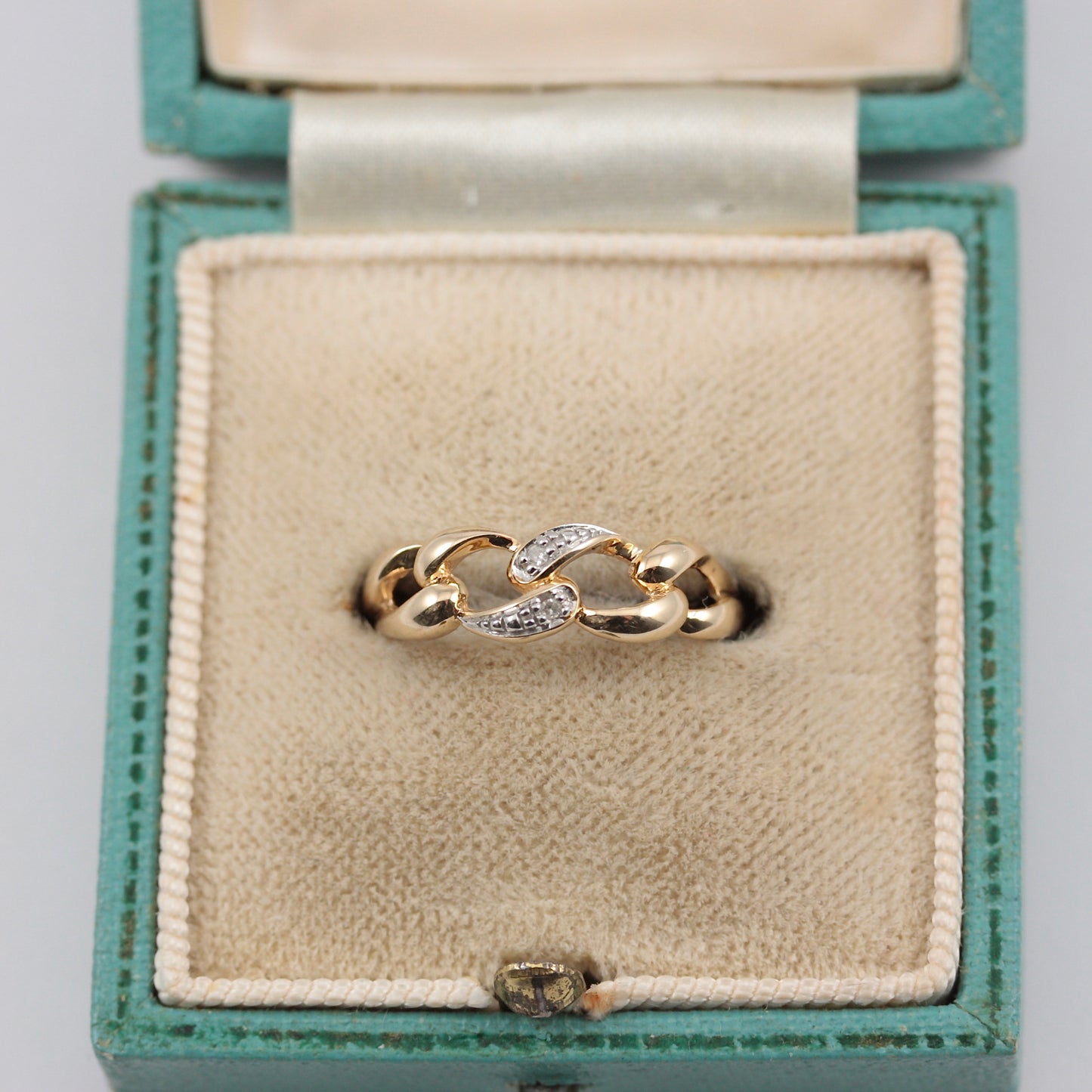 Pre-owned 9ct Gold Diamond Curb Chain Ring