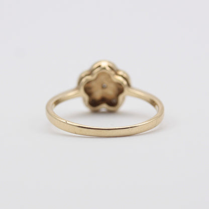 Pre-owned 9ct Gold Diamond Daisy Ring, 2003
