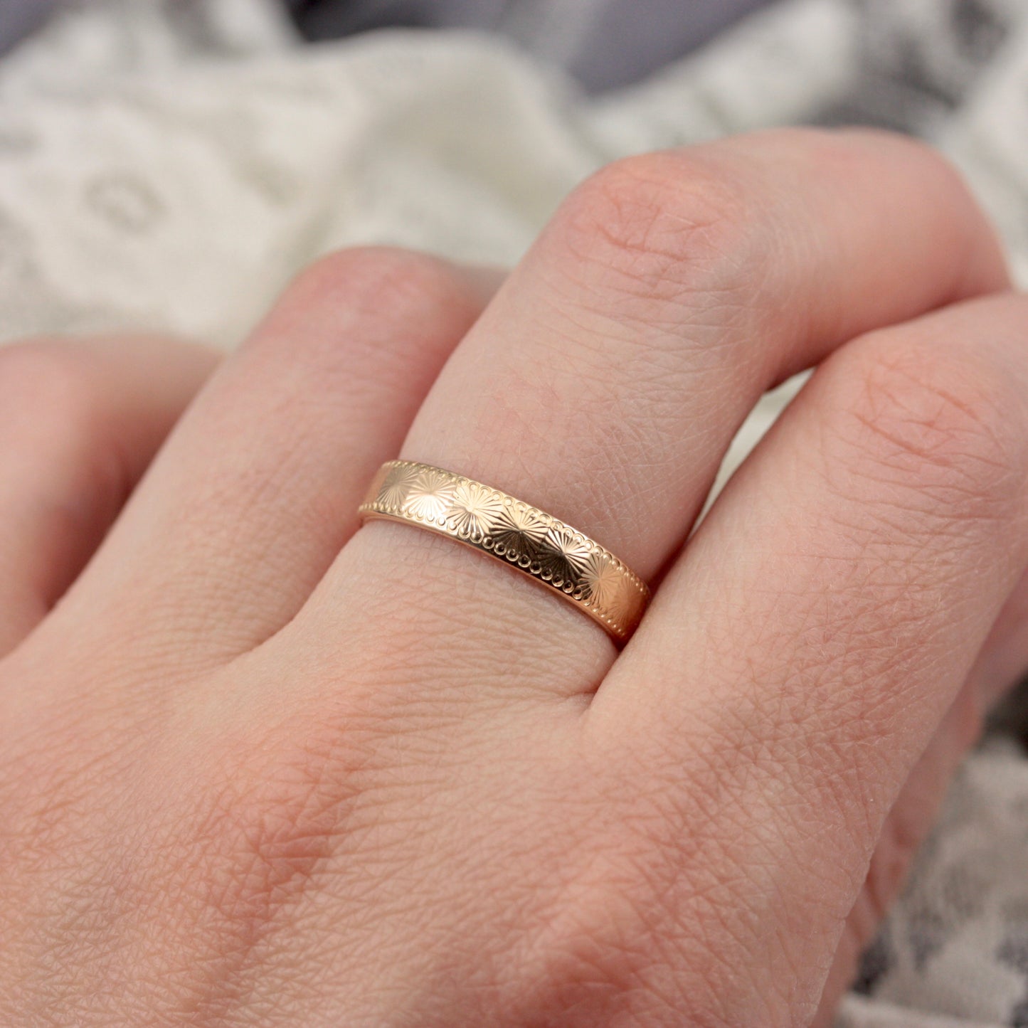 Pre-owned 9ct Gold Sunburst Band Ring
