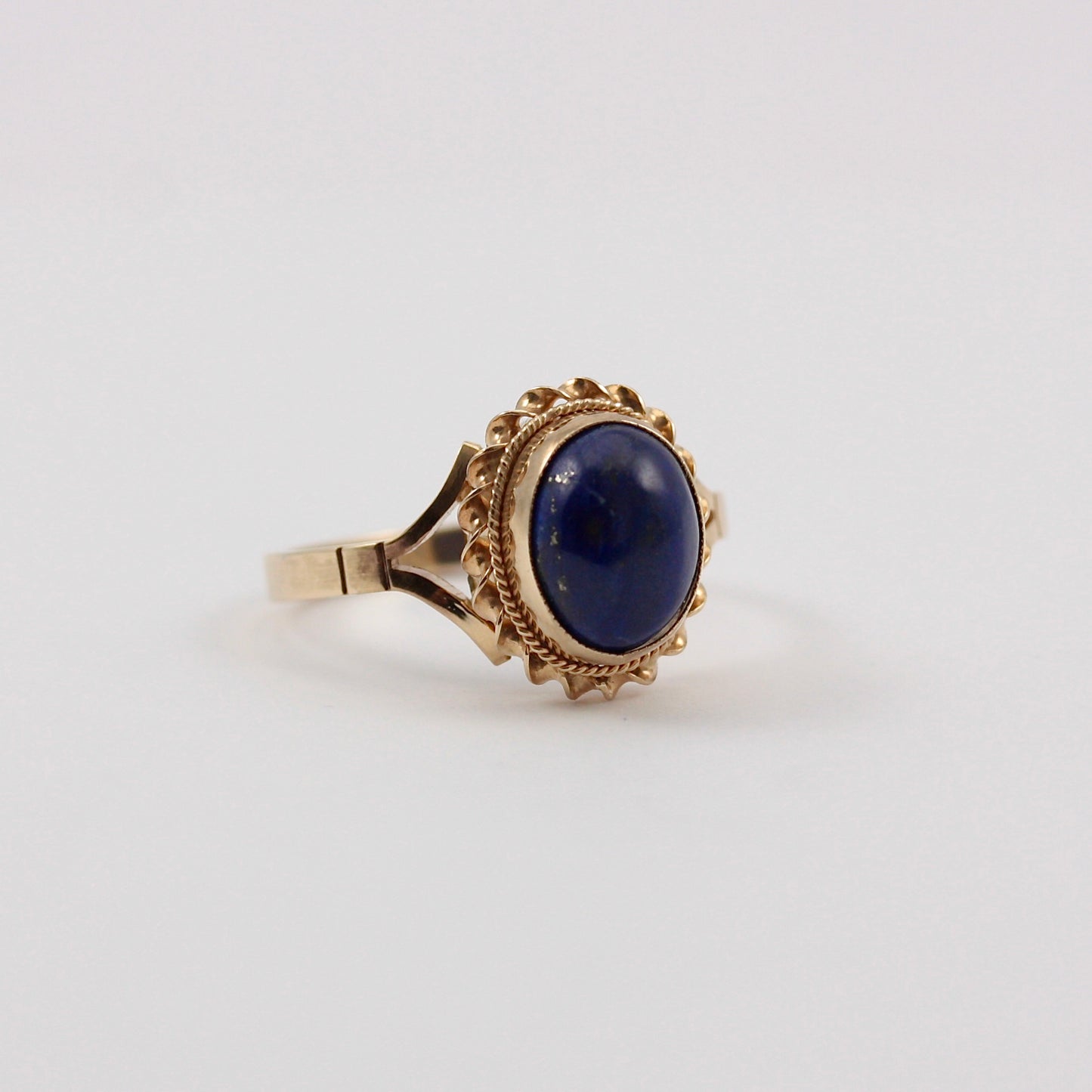 Vintage 9ct Gold Lapis Lazuli Rope Framed Ring, c1980s