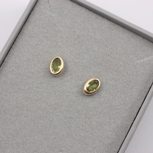 9ct gold oval peridot stud earrings