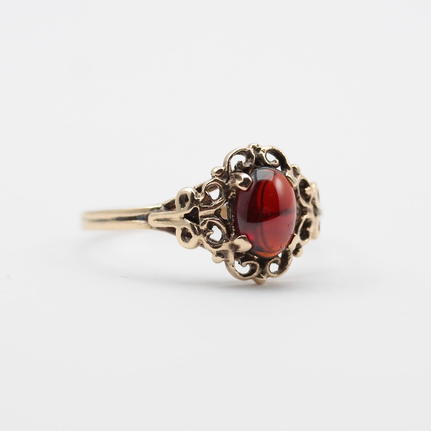 Vintage 9ct Gold Garnet Cabochon Ring, 1984
