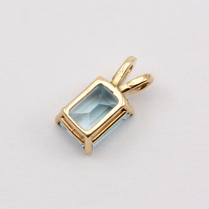 Vintage 9ct Gold and Blue Topaz Solitaire Pendant