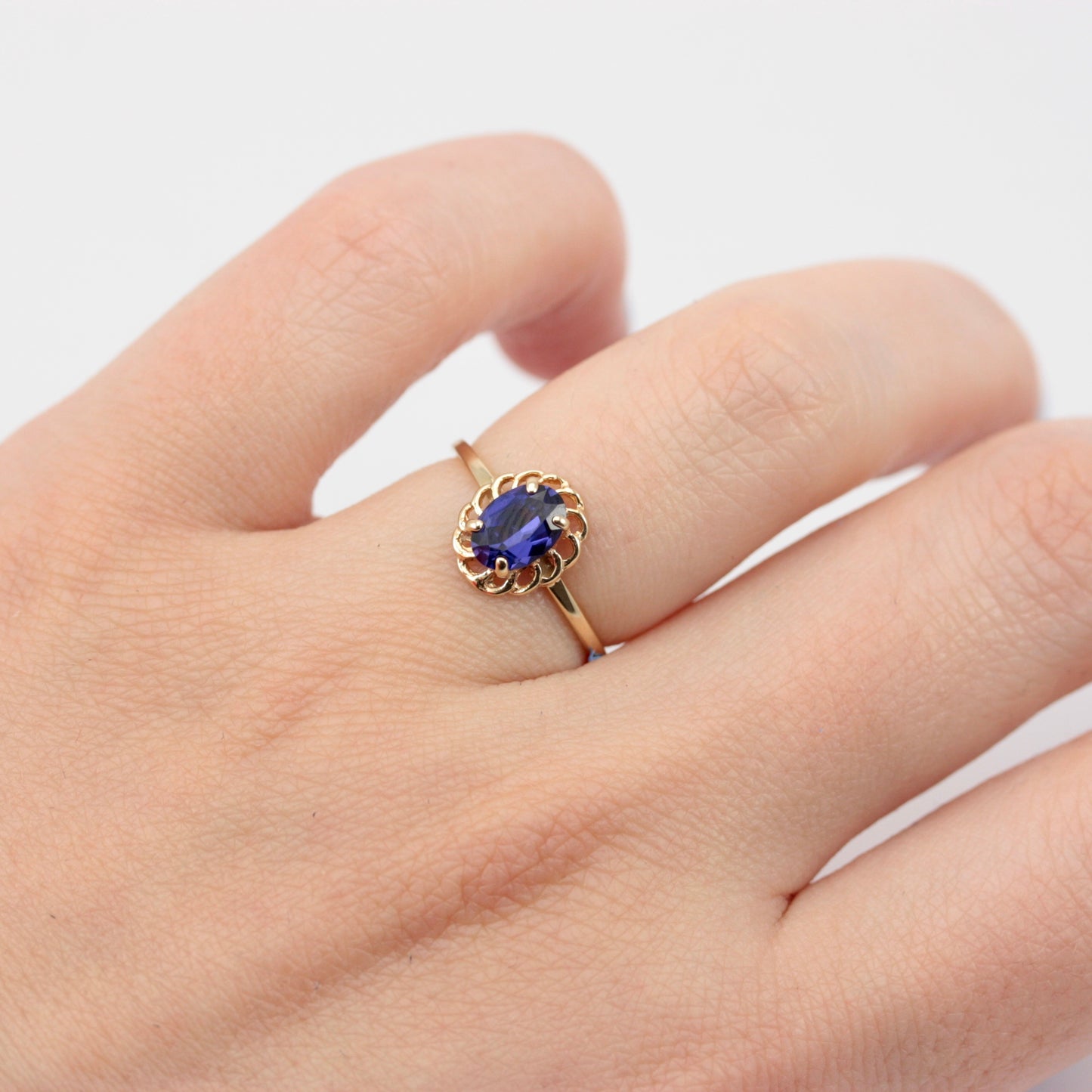 Dainty Vintage 9ct Gold Synthetic Blue Spinel Ring, c1970s