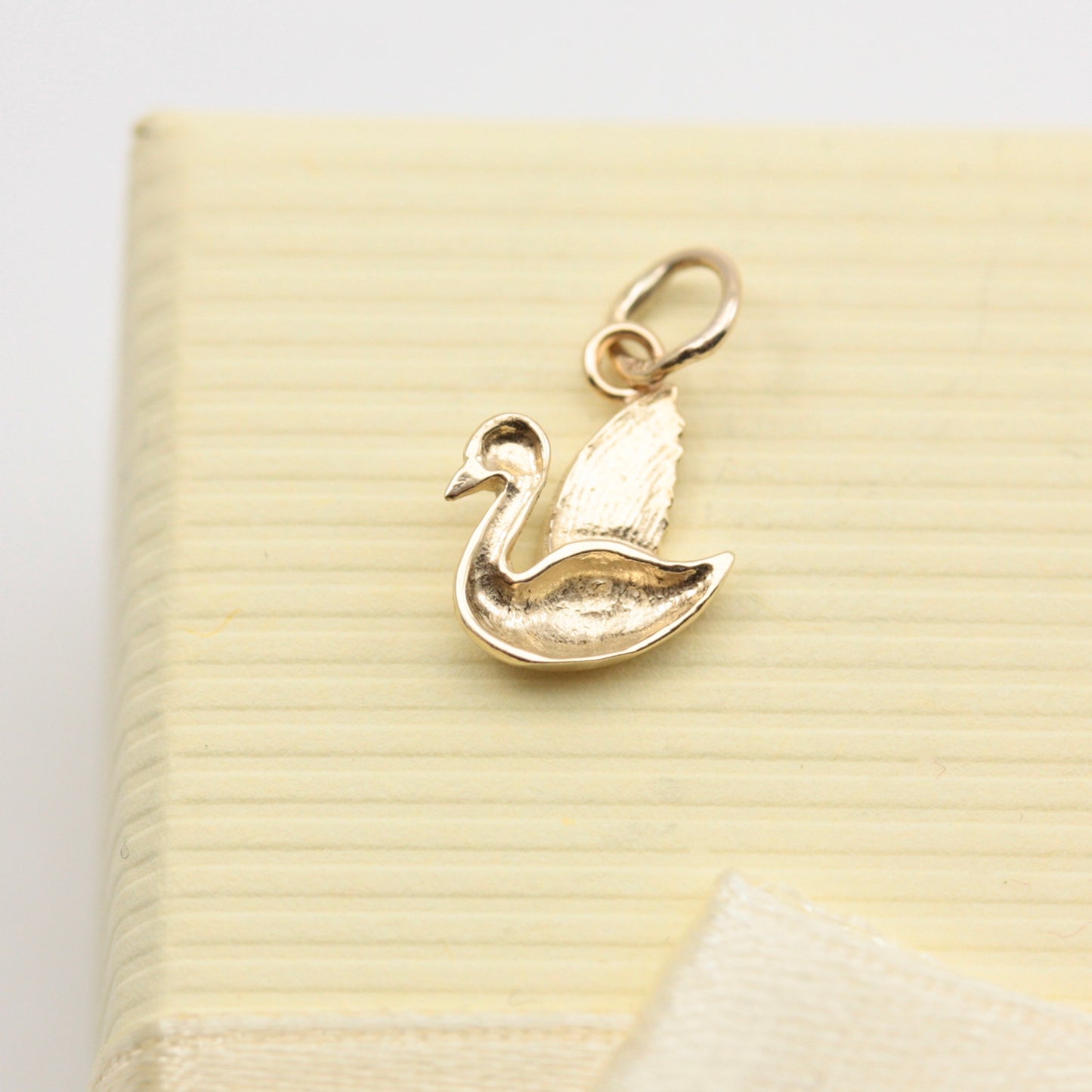 Tiny Vintage 9ct Gold Swan Charm