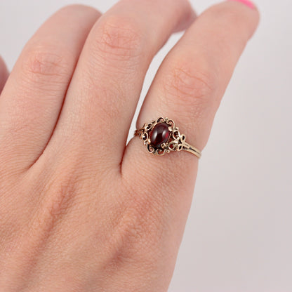 Vintage 9ct Gold Garnet Cabochon Ring, 1984