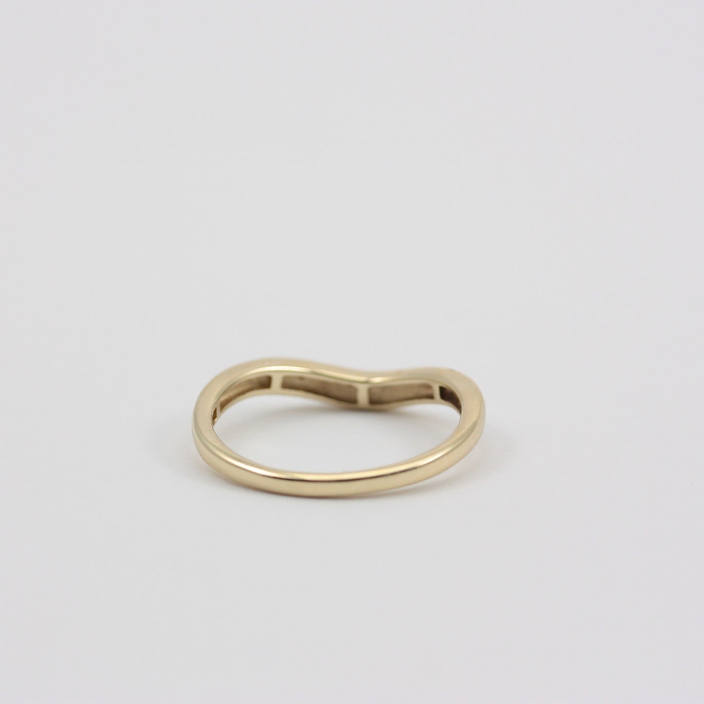 Pre-owned 9ct Gold Diamond Scalloped Design Wishbone Ring