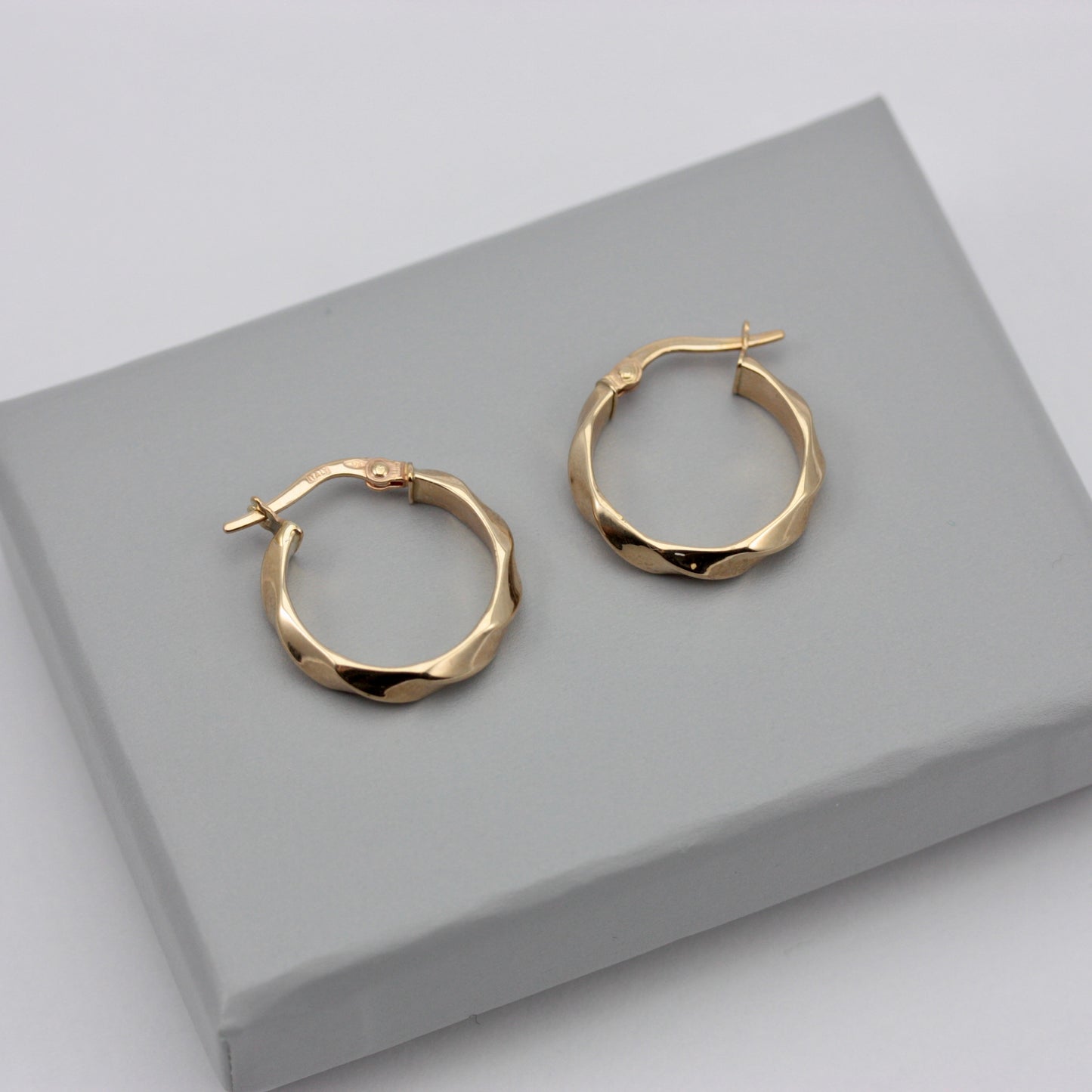 Pre-owned 9ct Gold Wide Twist Hoop Earrings, Medium