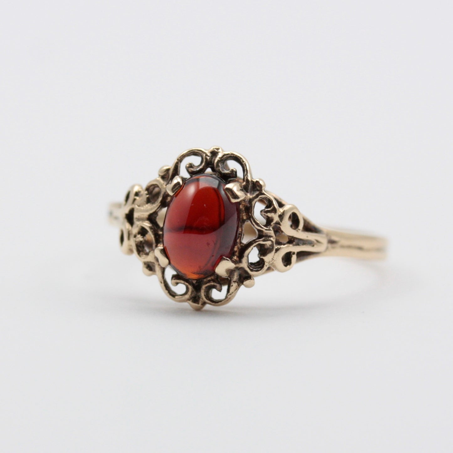 Vintage 9ct Gold Garnet Cabochon Ring, 1984