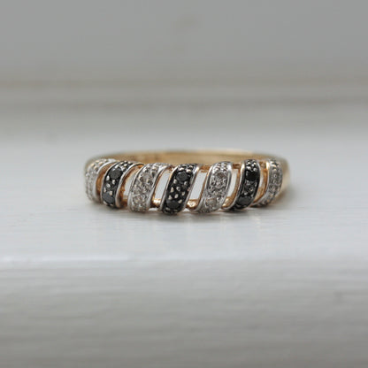 Vintage 9ct Gold Black & White Diamond Open Twist Ring