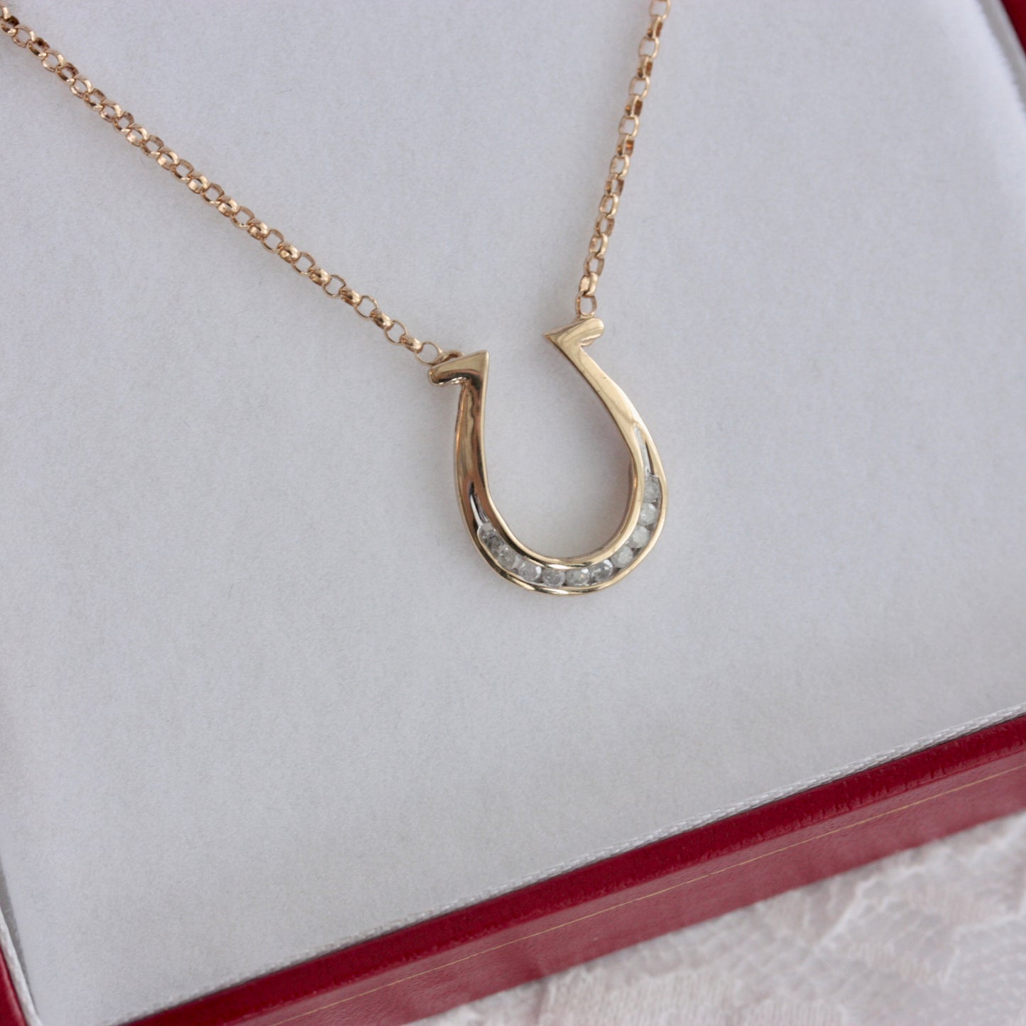 Pre-owned 9ct Yellow Gold Diamond Horseshoe Necklace, 21 inches