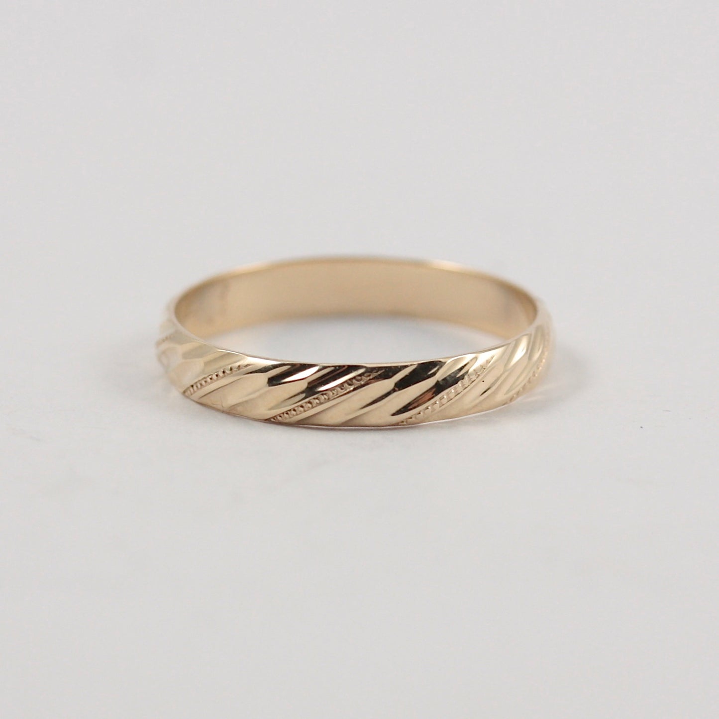 Vintage 9ct Gold Textured Twist Band Ring