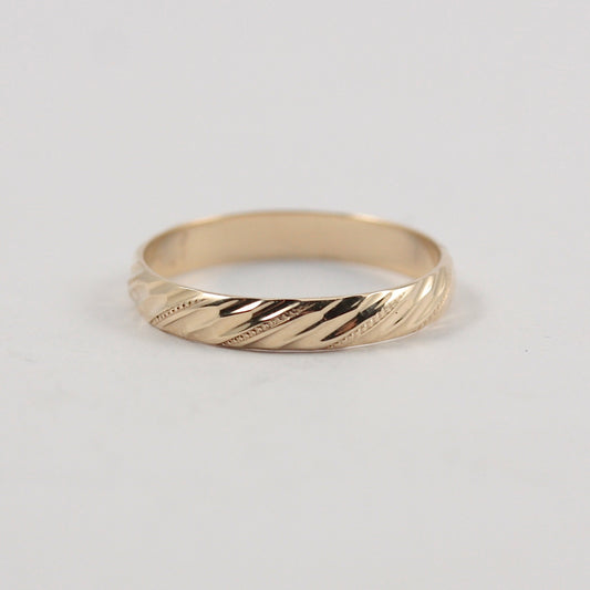 Vintage 9ct Gold Textured Twist Band Ring