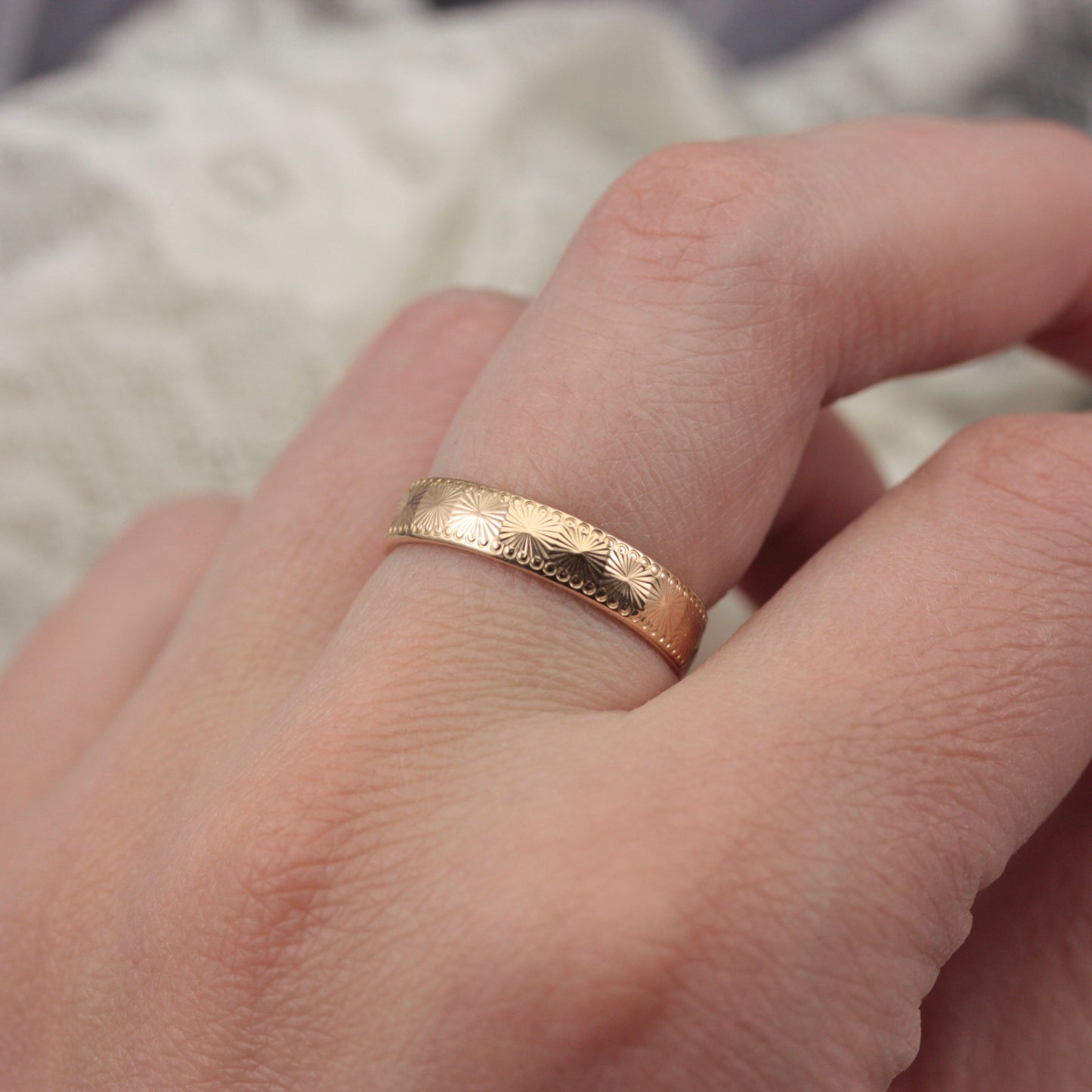 Pre-owned 9ct Gold Sunburst Band Ring