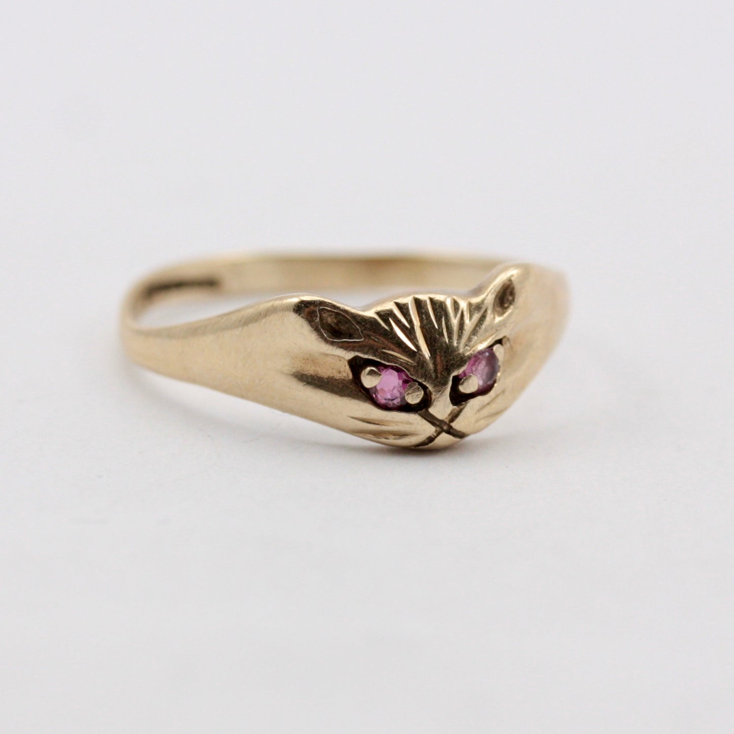 Vintage 9ct Gold Cat Ring with Ruby Eyes, 1991