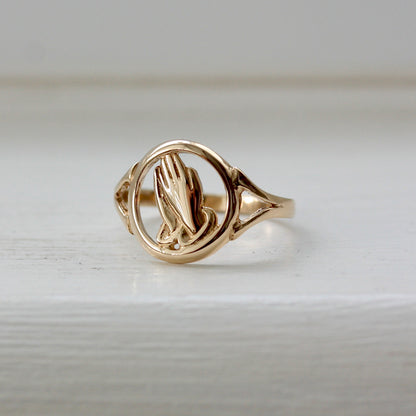 Vintage 9ct Yellow Gold Praying Hands Ring