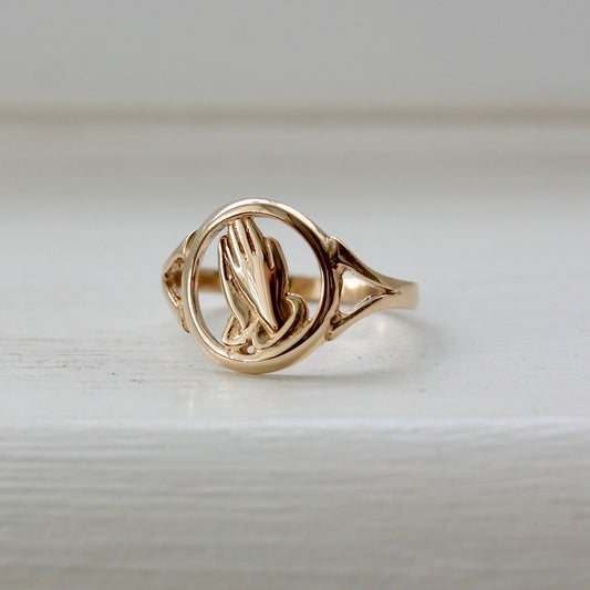 Vintage 9ct Yellow Gold Praying Hands Ring