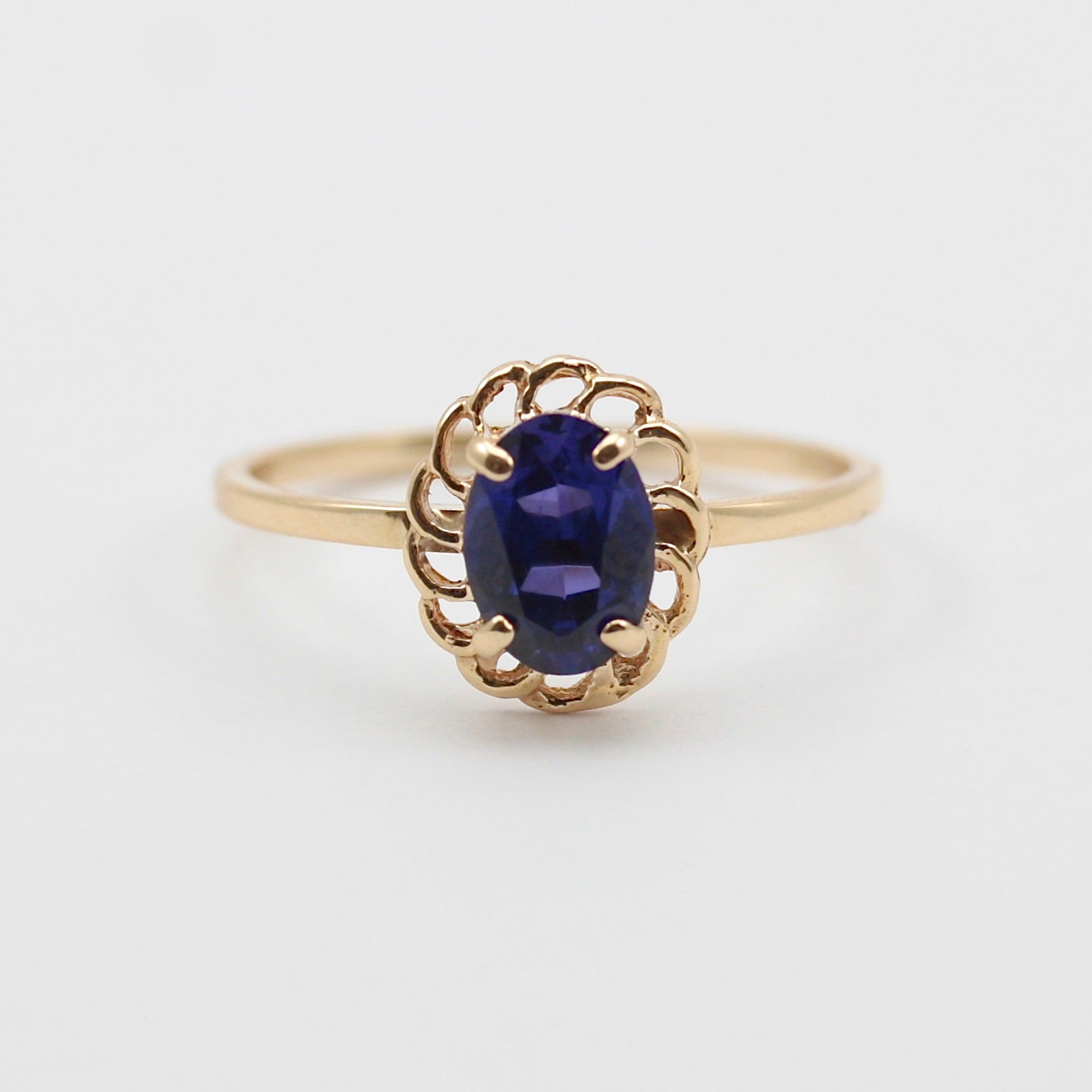 Dainty Vintage 9ct Gold Synthetic Blue Spinel Ring, c1970s