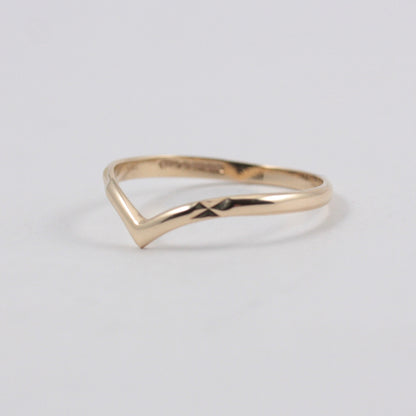 Dainty Vintage 9ct Gold Wishbone Ring, 1988