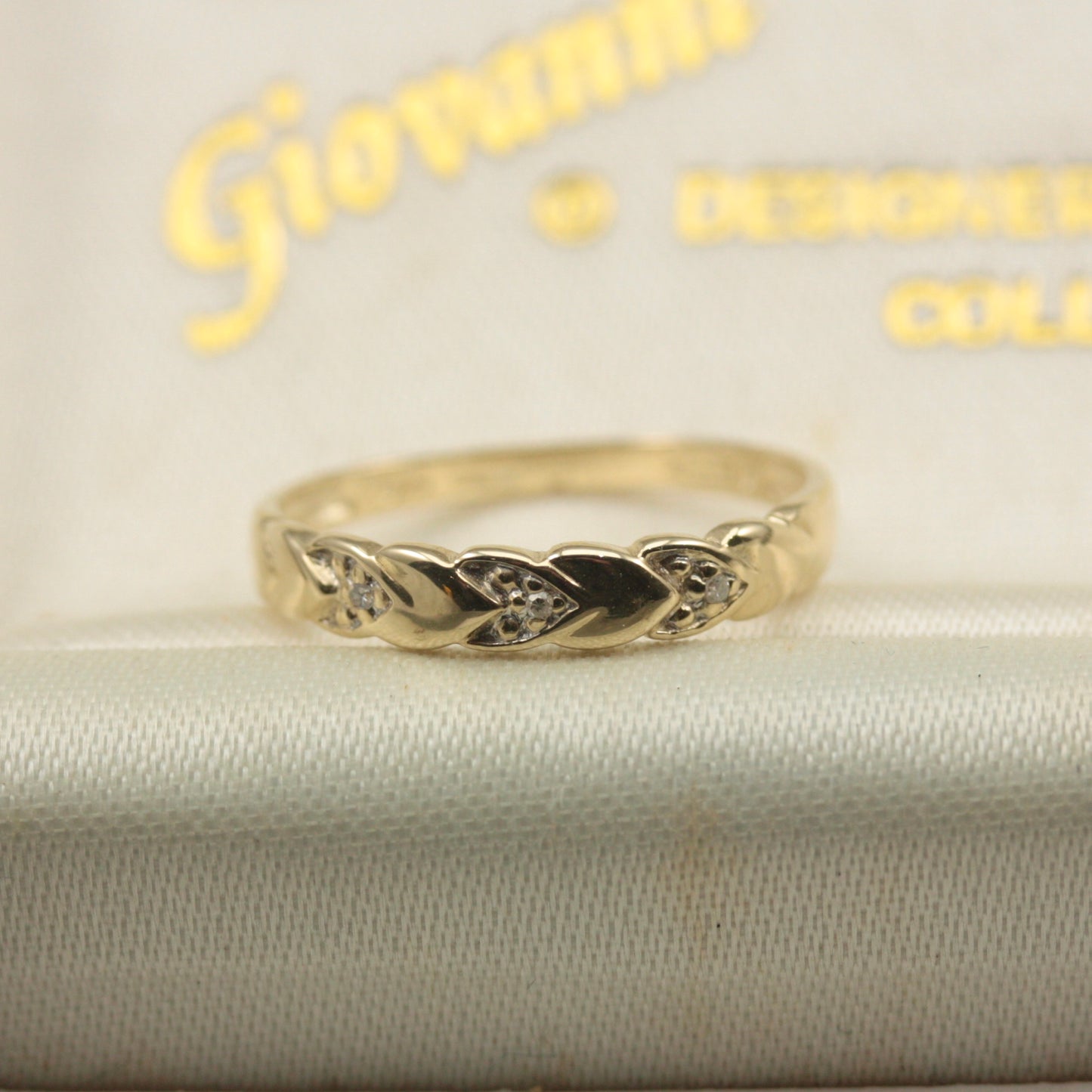 Vintage 9ct Gold Diamond Hearts Band