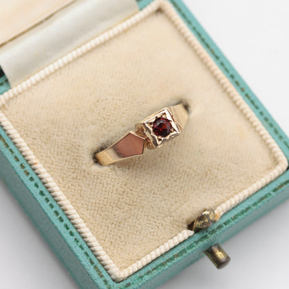 Vintage 9ct Gold Square Front Garnet Solitaire Ring, 1972