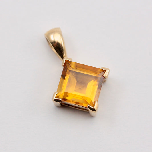 Pre-owned 9ct Gold Citrine Solitaire Pendant