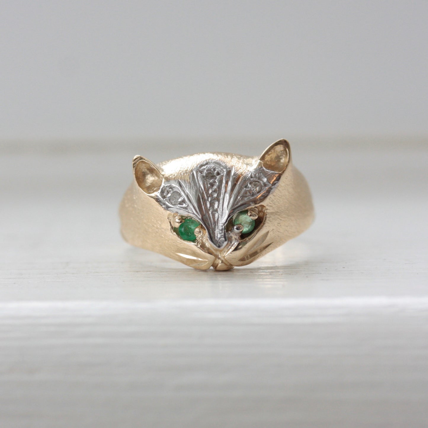 Vintage 9ct Gold Cat Ring with Diamonds and Emerald Eyes, 1989