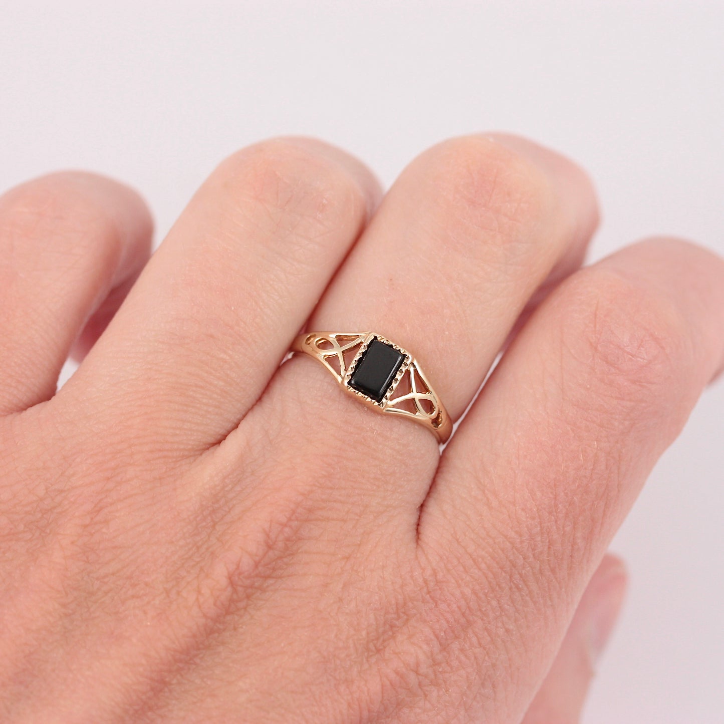 Vintage 9ct Gold Onyx Ring with Open Shoulders, 1985
