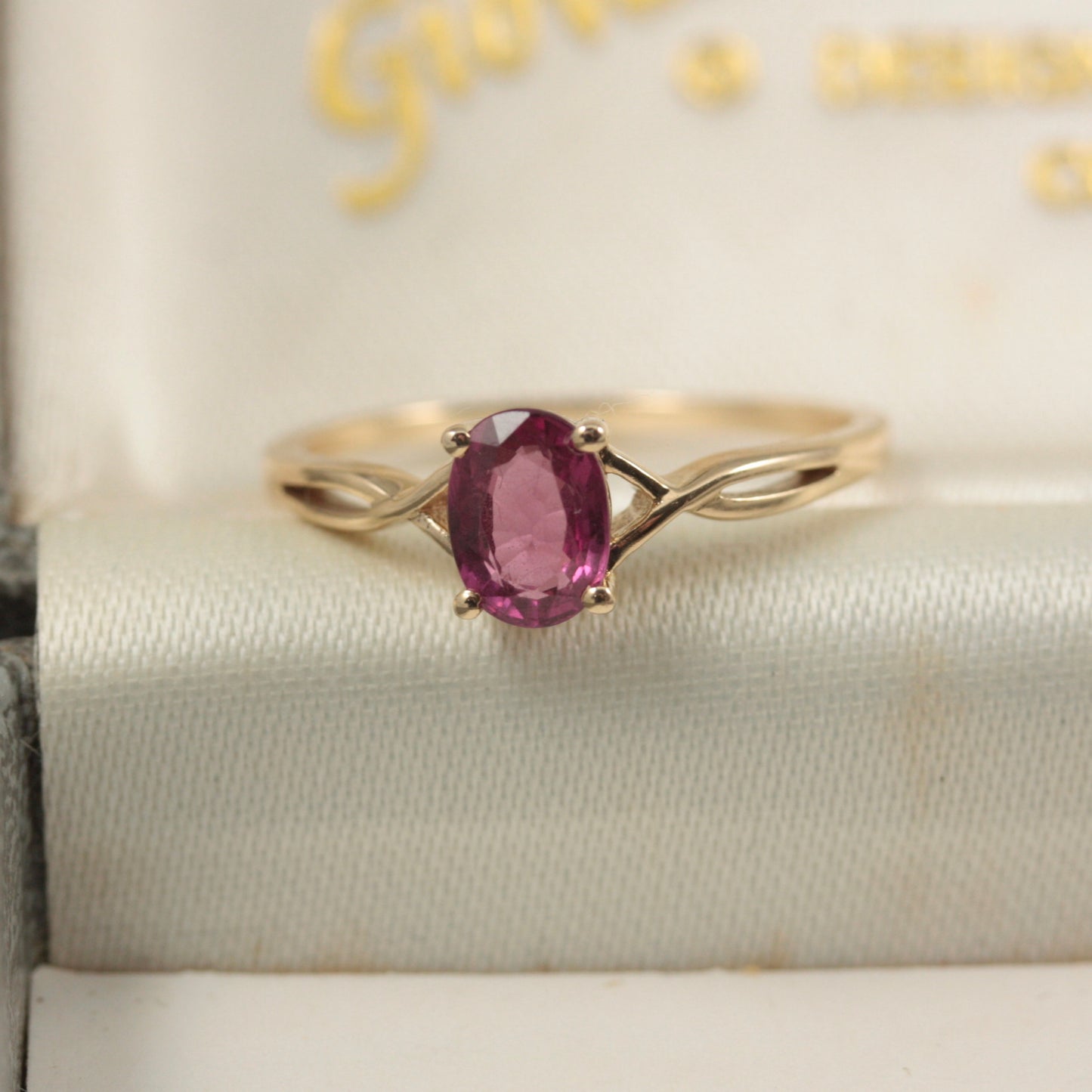 Pre-owned 9ct Gold Rhodolite Garnet Solitaire Ring