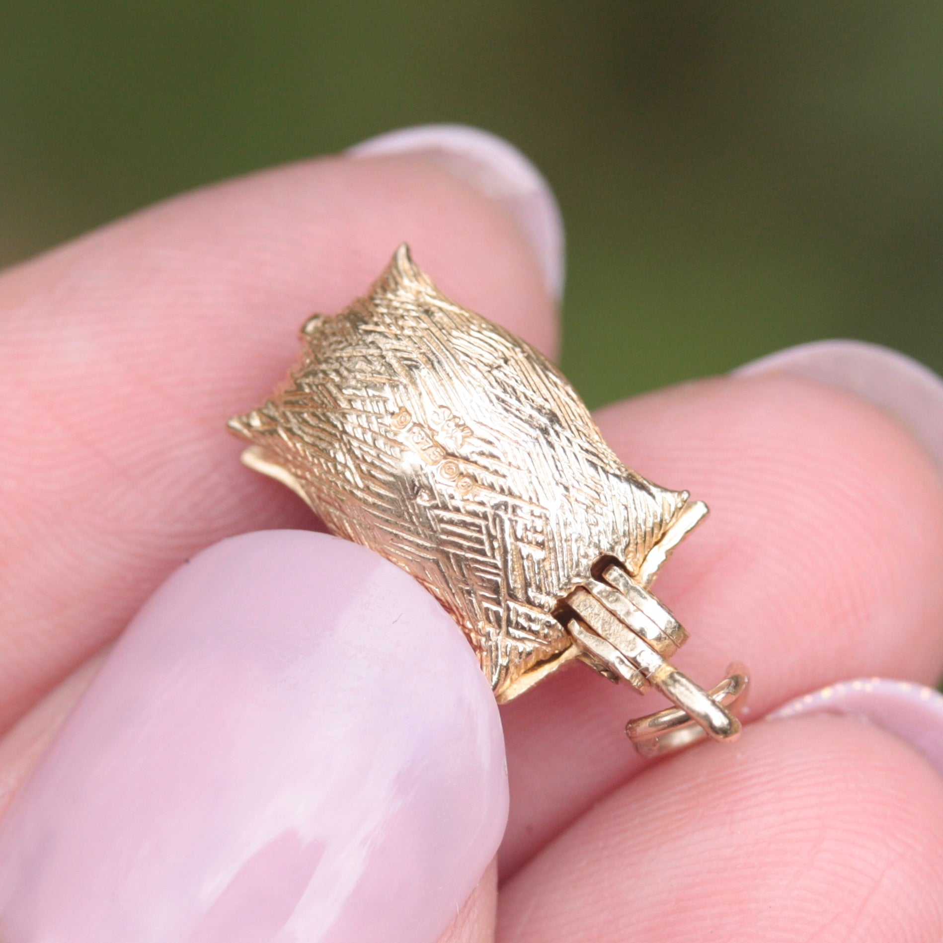 opening mail sack charm