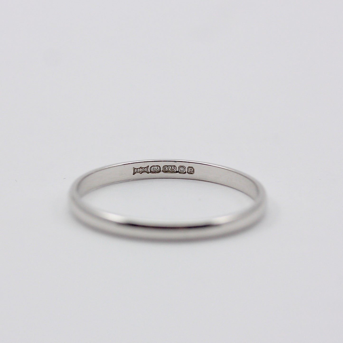 Pre-owned 9ct White Gold Wedding Band / Stacking Ring, 2mm