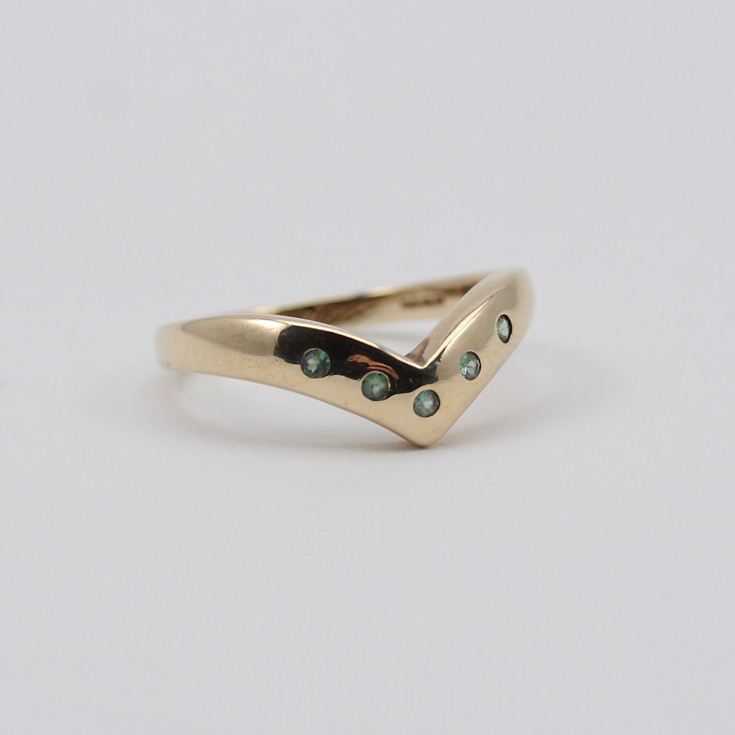 Pre-owned 9ct Gold Peridot Wishbone Ring