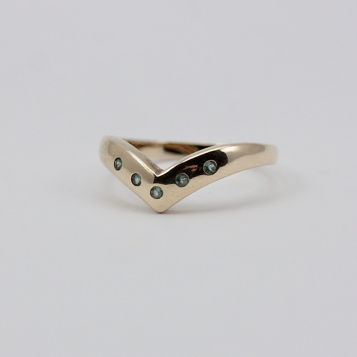 Pre-owned 9ct Gold Peridot Wishbone Ring, 2006