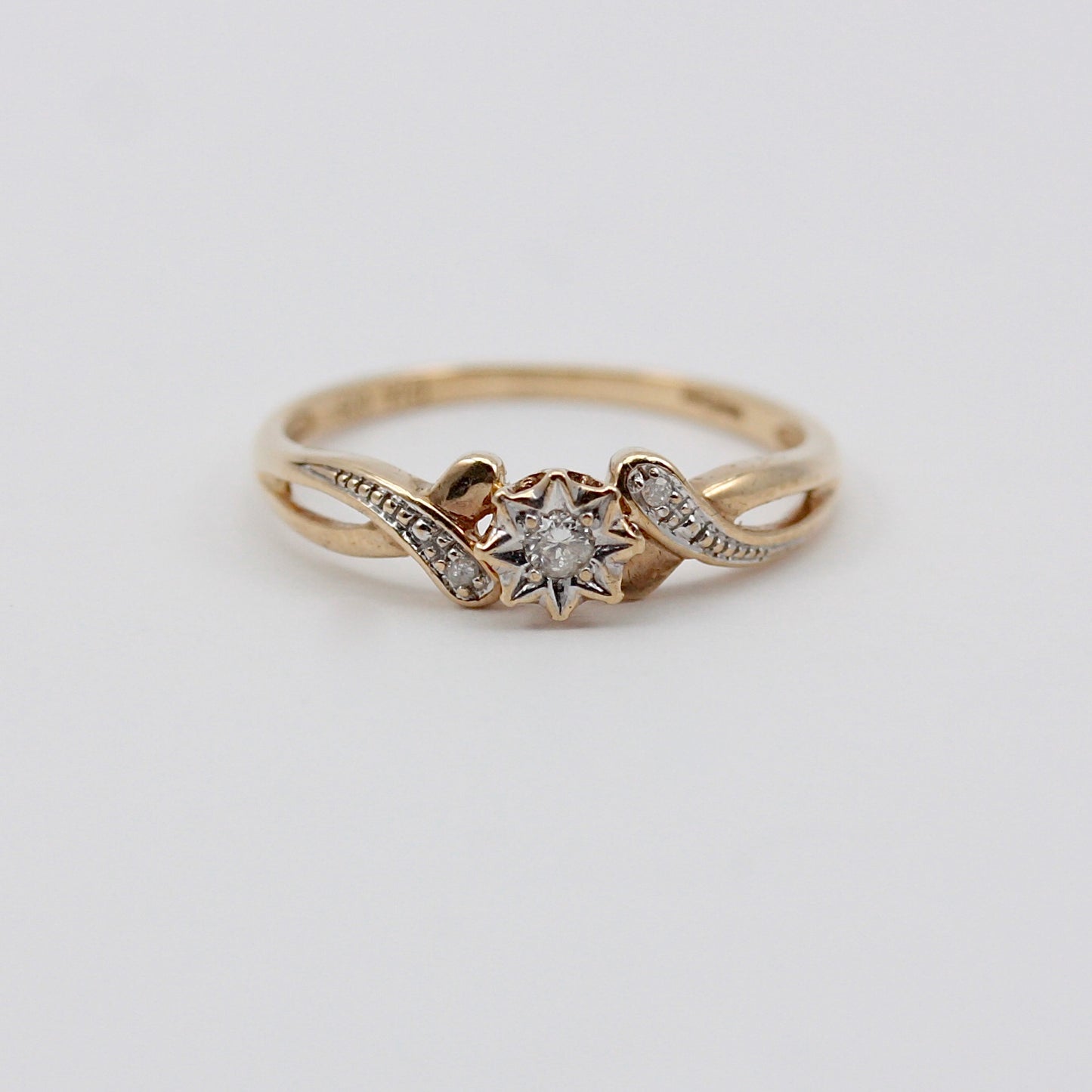 Vintage 9ct Gold Diamond Star Twist Ring