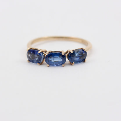 pre-owned 9ct gold kyanite three stone ring
