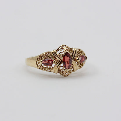 Pre-owned Filigree 9ct Gold Garnet Ring