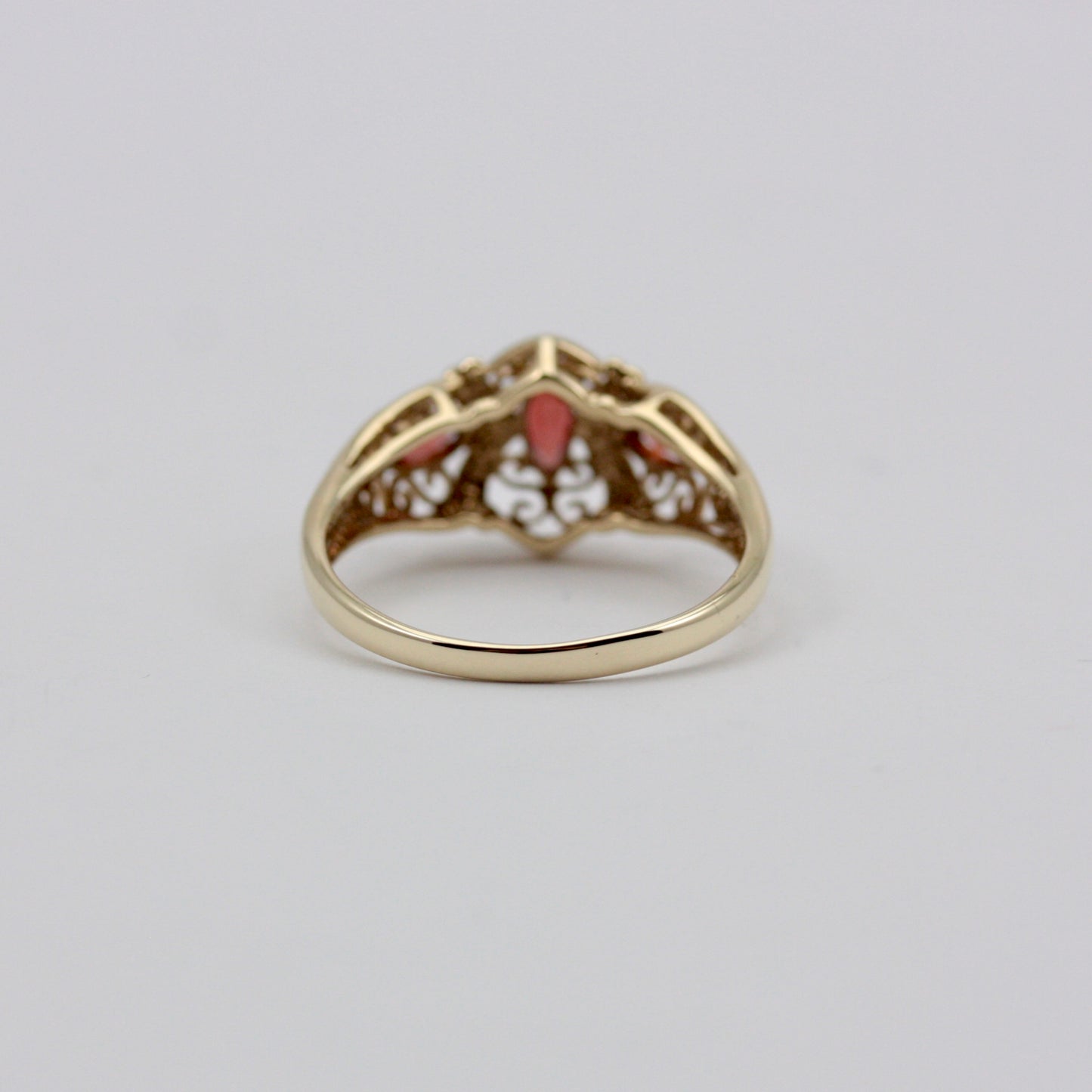 Pre-owned Filigree 9ct Gold Garnet Ring