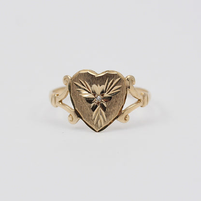 Vintage 9ct Gold Floral Heart Signet Style Ring
