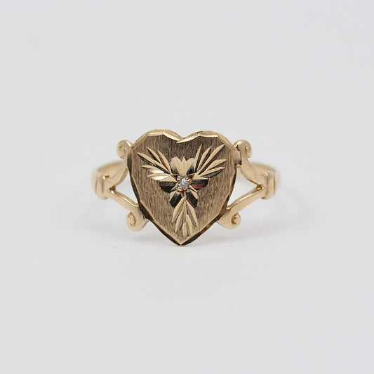 Vintage 9ct Gold Floral Heart Signet Style Ring