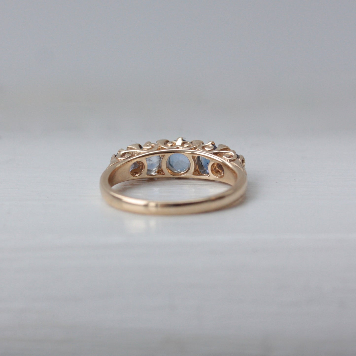 Vintage 9ct Gold 5 Stone Sapphire Ring