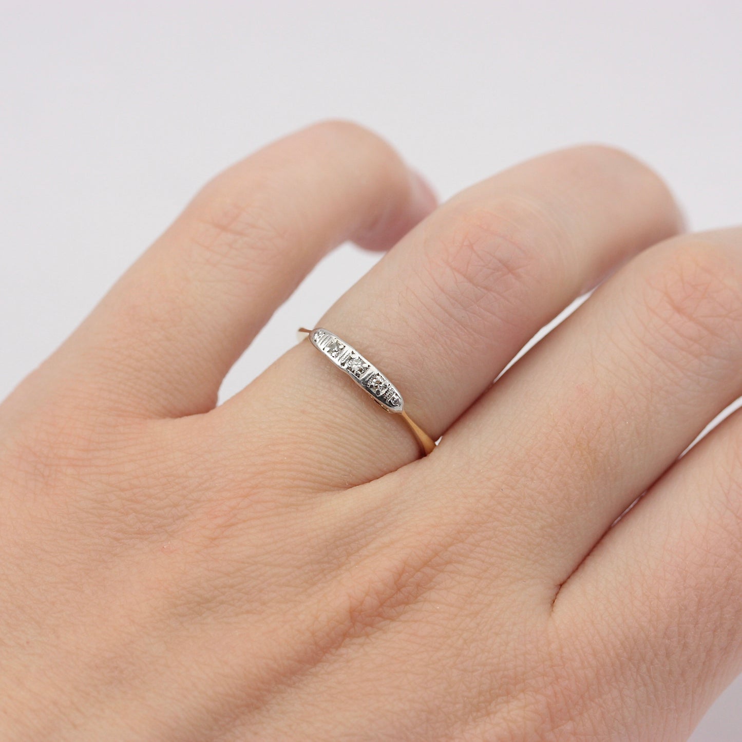 Dainty Vintage 18ct Gold Diamond 5 Stone Ring
