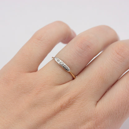 Dainty Vintage 18ct Gold Diamond 5 Stone Ring
