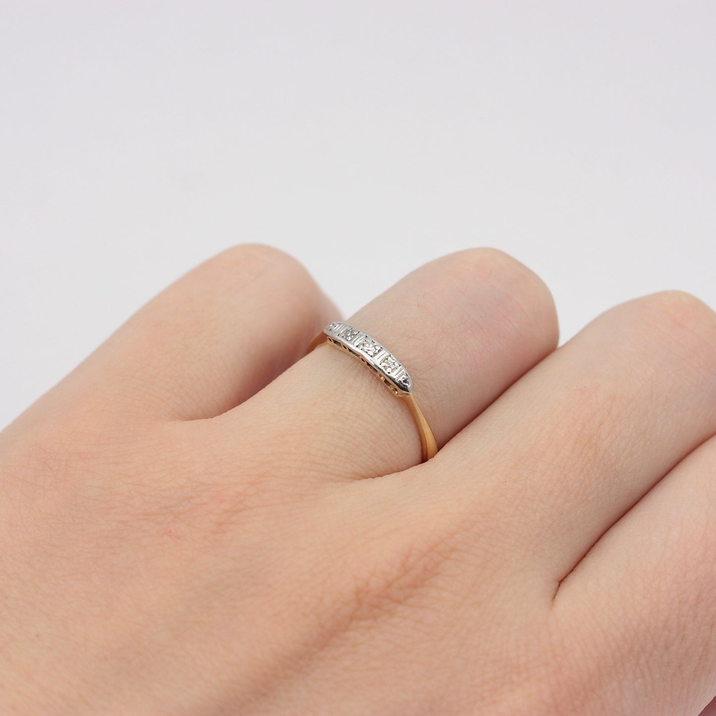 Dainty Vintage 18ct Gold Diamond 5 Stone Ring