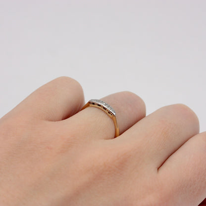 Dainty Vintage 18ct Gold Diamond 5 Stone Ring