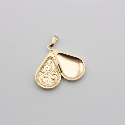 Pre-owned 9ct Yellow Gold Patterned Teardrop Locket