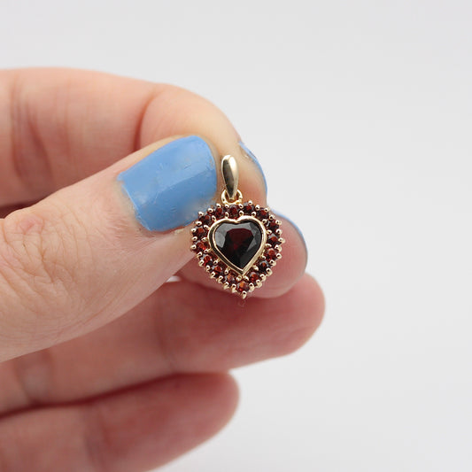 Vintage 9ct Gold Garnet Cluster Heart Pendant 
