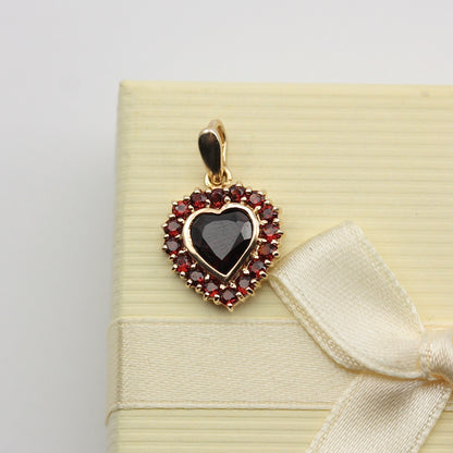 Vintage 9ct Gold Garnet Cluster Heart Pendant