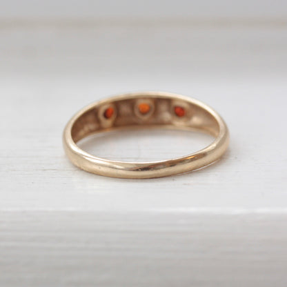 Vintage 9ct Gold Star Set Garnet Three Stone Ring